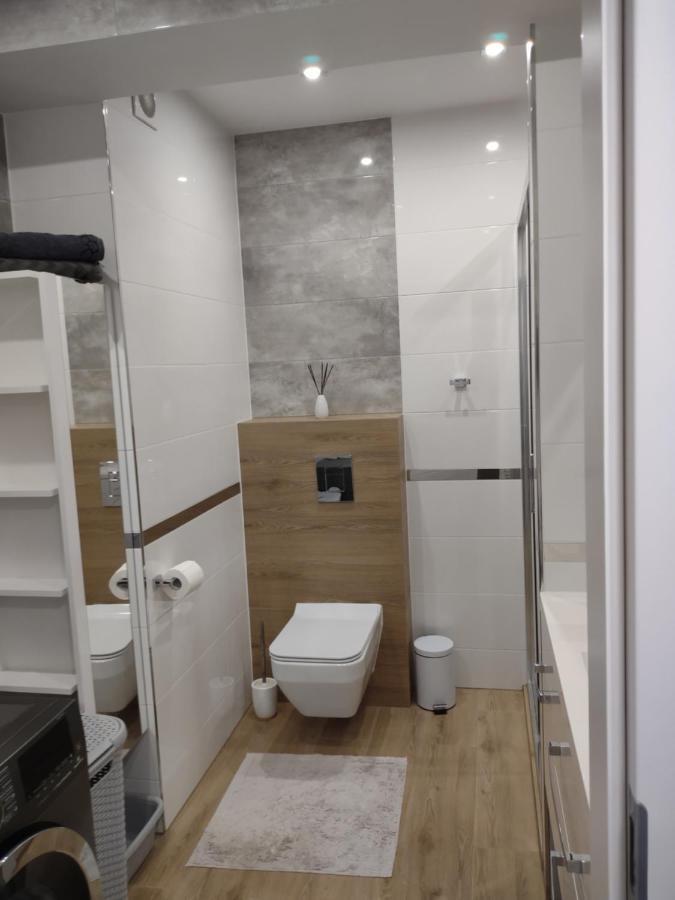 Ferienwohnung Apartament Kolobrzeg 3P Jarzebiny Czerwonej Exterior foto